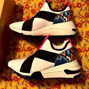 New in Box Steve Madden Wedge Sneakers size 8